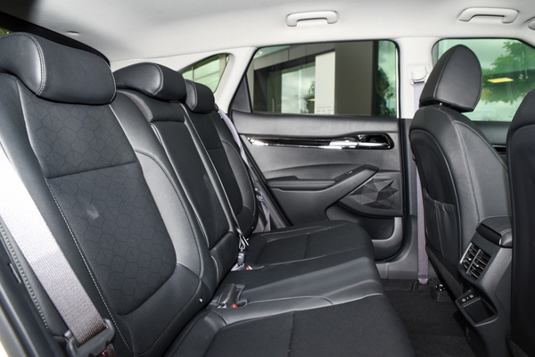 2025 Kia Seltos GT-Line SP2 PE thumb-8