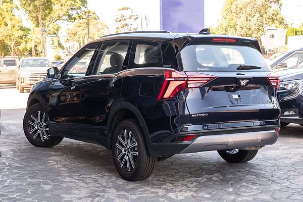 2025 Mahindra XUV700 AX7L