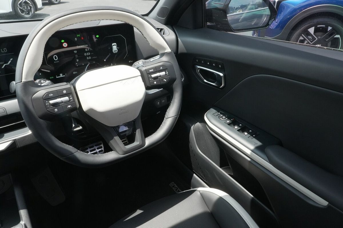2025 Kia K4 GT-Line CL4m