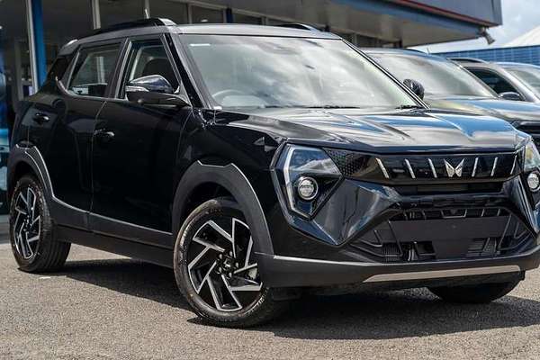 2025 Mahindra XUV3XO AX7L