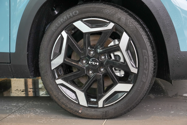 2025 Kia Seltos GT-Line SP2 PE thumb-4