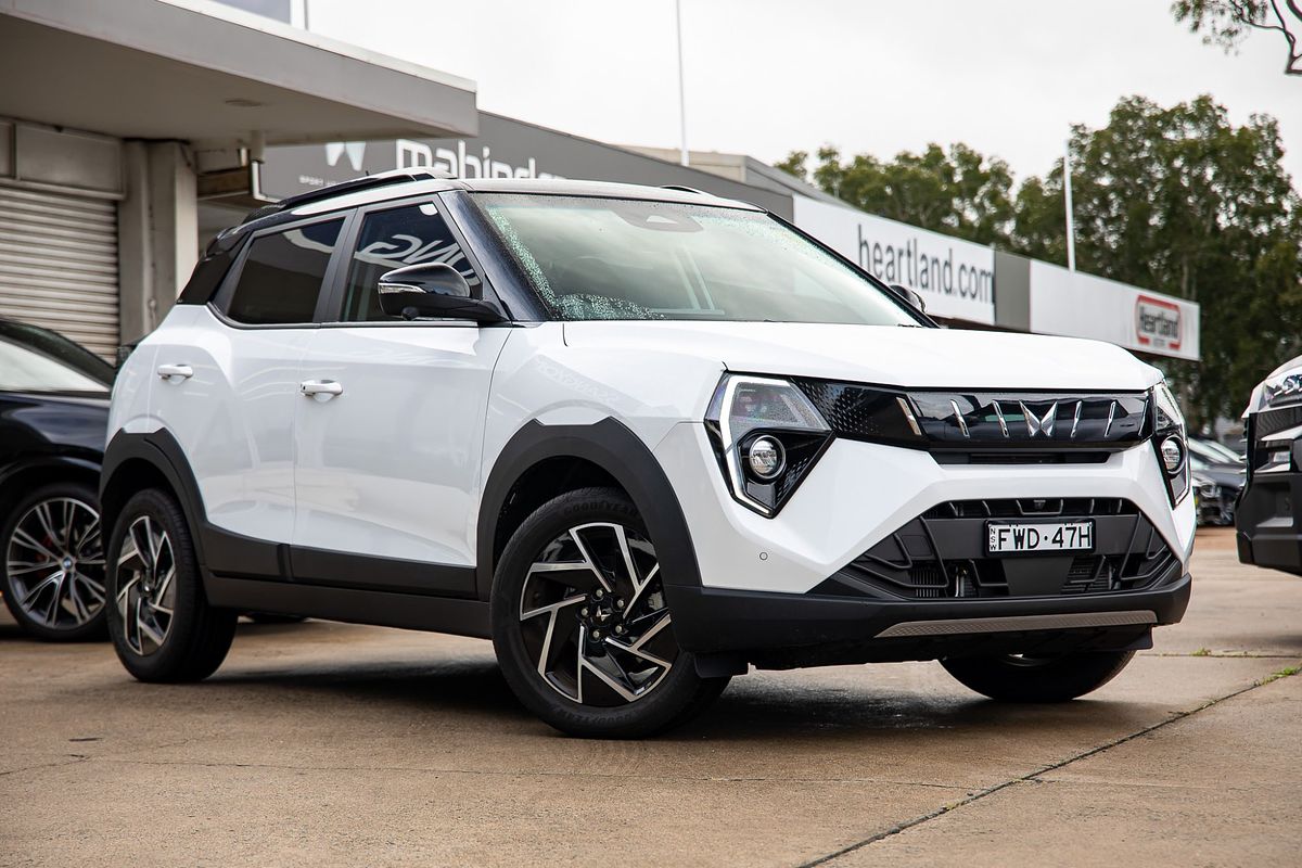 2026 Mahindra XUV3XO AX7L