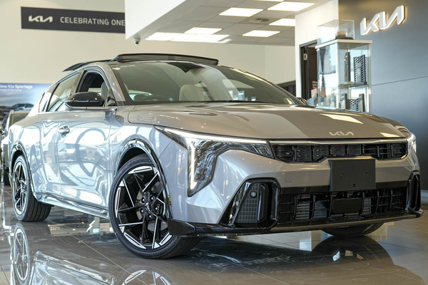 2026 Kia K4 GT-Line CL4m thumb-0
