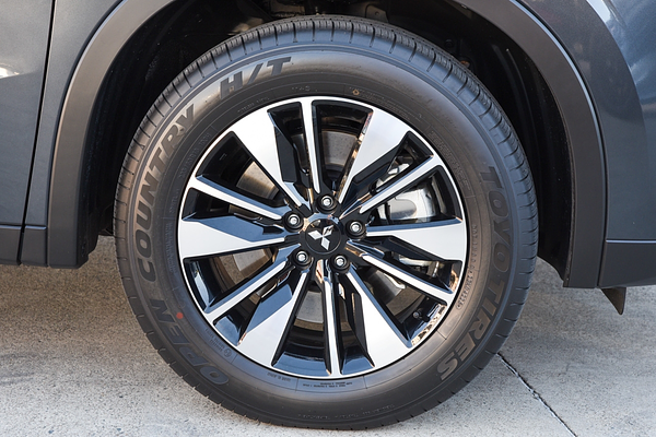 2026 Mitsubishi Outlander ES ZM thumb-3
