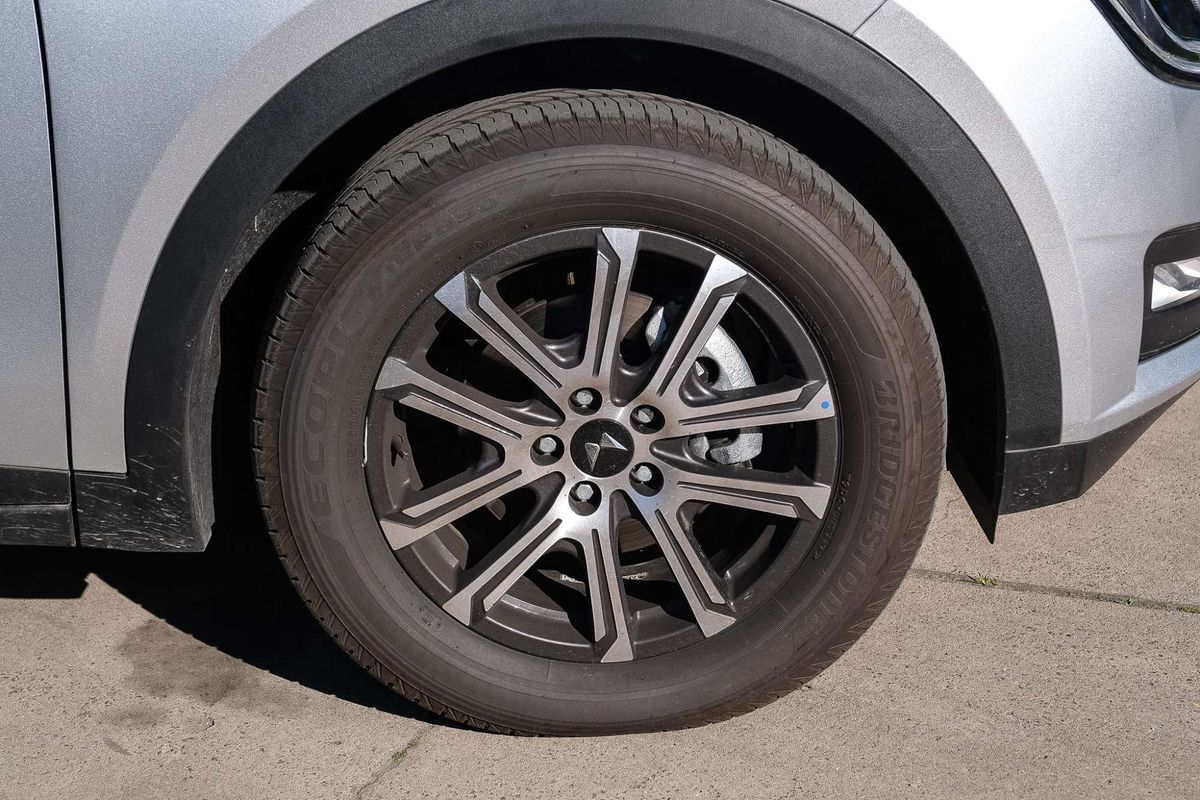 2025 Mahindra XUV700 AX7L