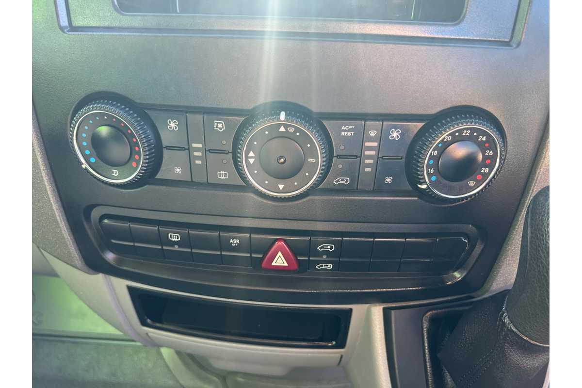 2009 Mercedes-Benz Sprinter Transfer NCV3 Low Roof image 21
