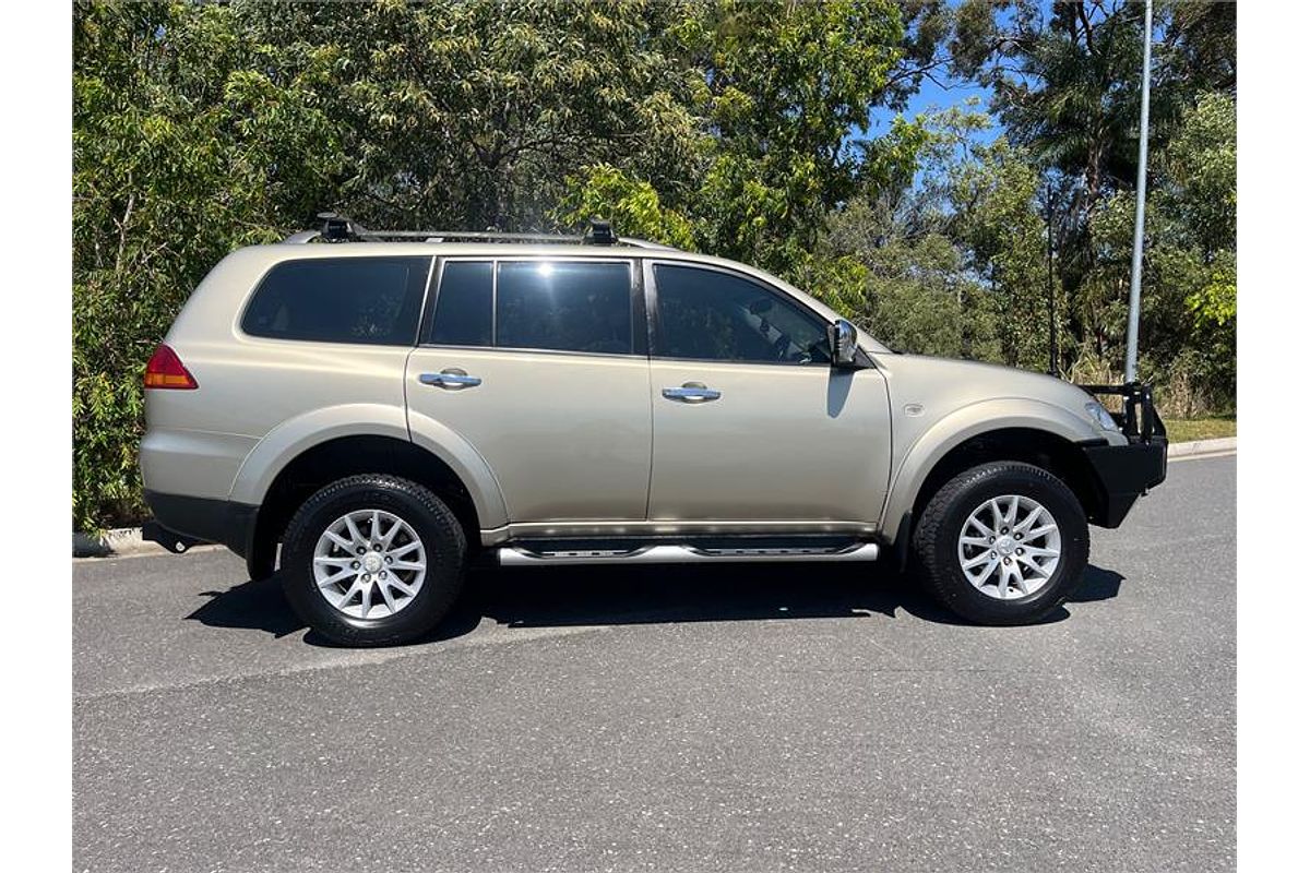 2010 Mitsubishi Challenger LS PB