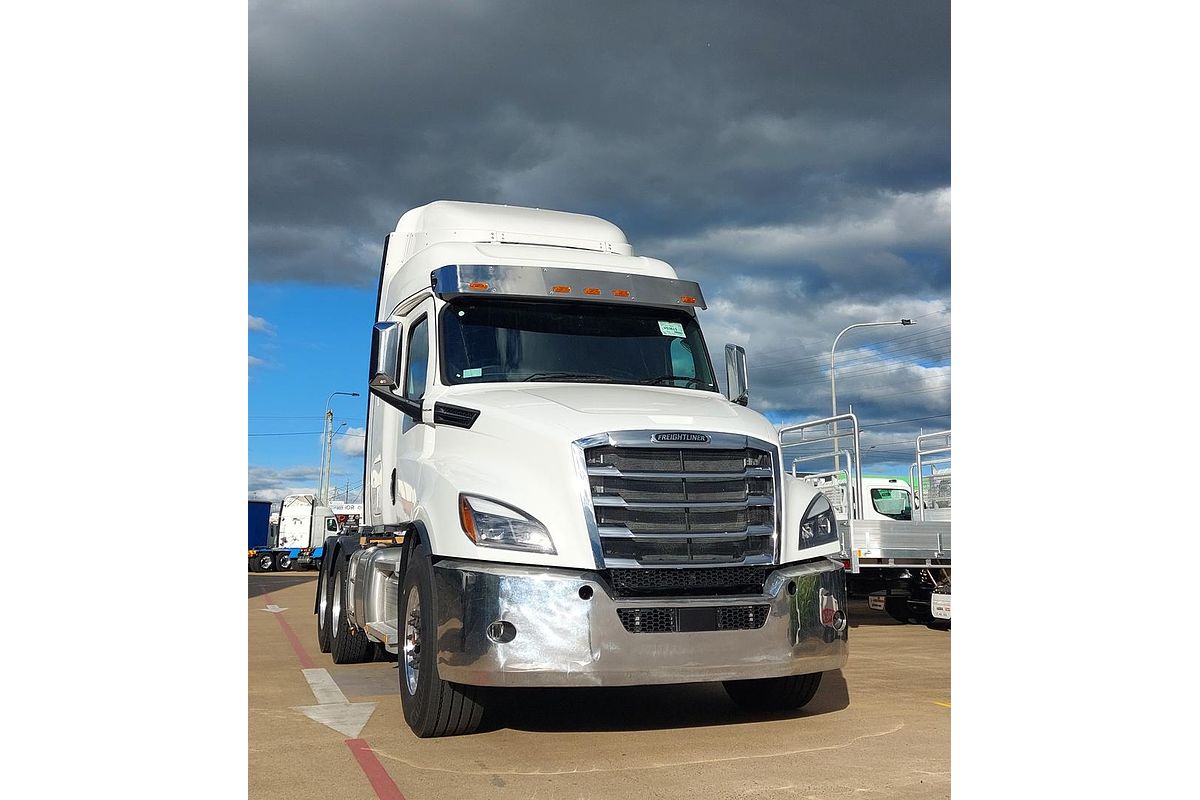 2024 Freightliner Cascadia 126 36XT image 3