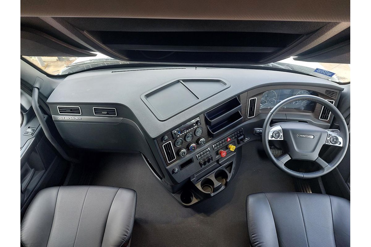2024 Freightliner Cascadia 126 36XT image 5