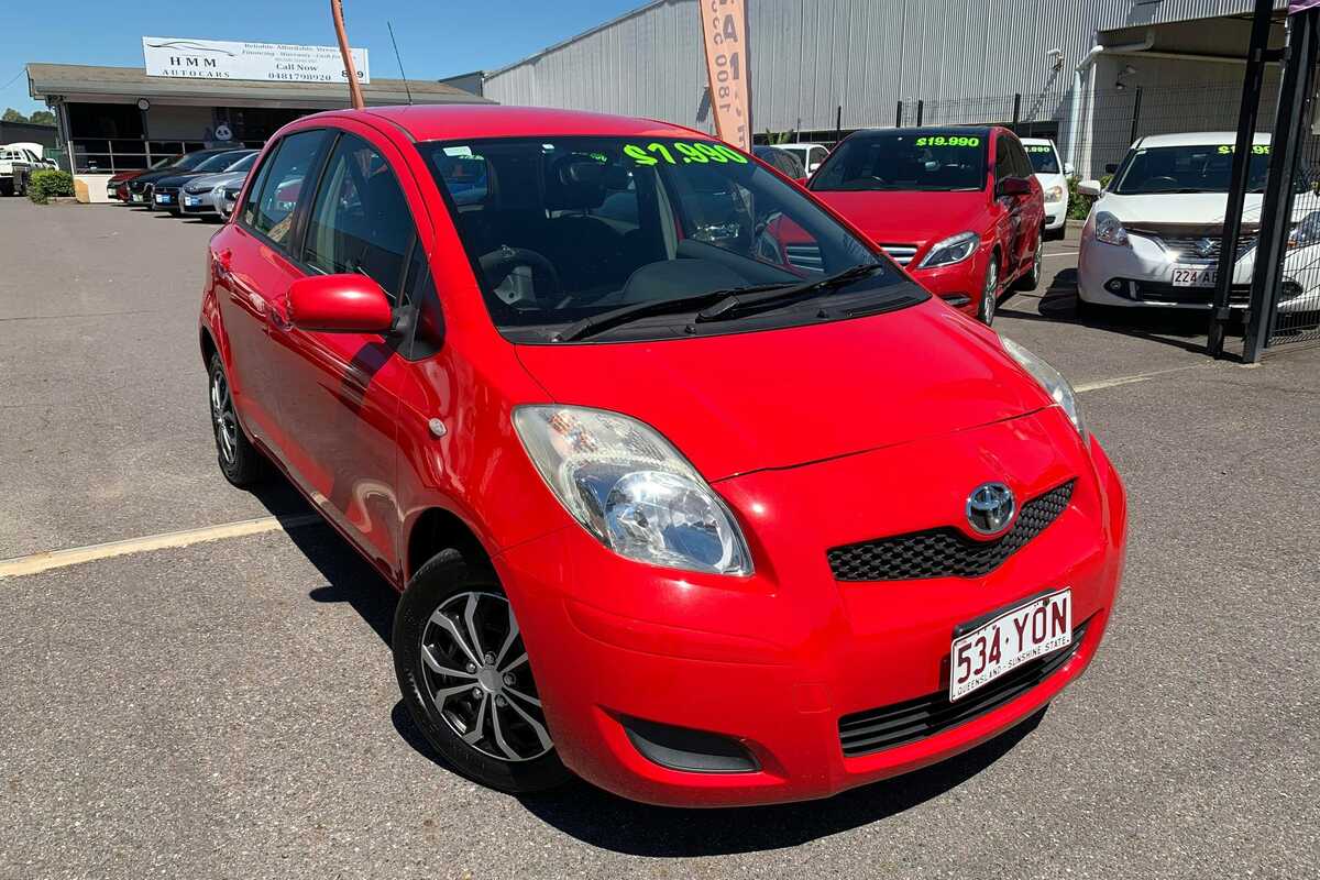 2010 Toyota YARIS YR 1