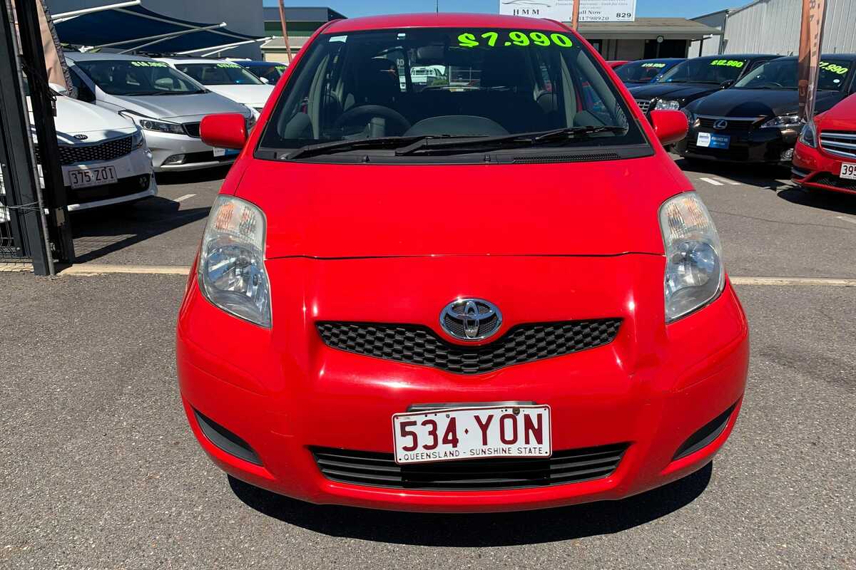 2010 Toyota YARIS YR 1