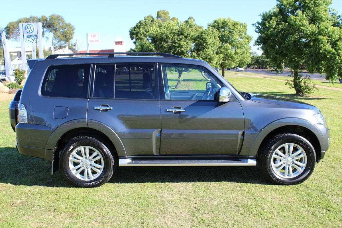 2017 Mitsubishi PAJERO GLX NX