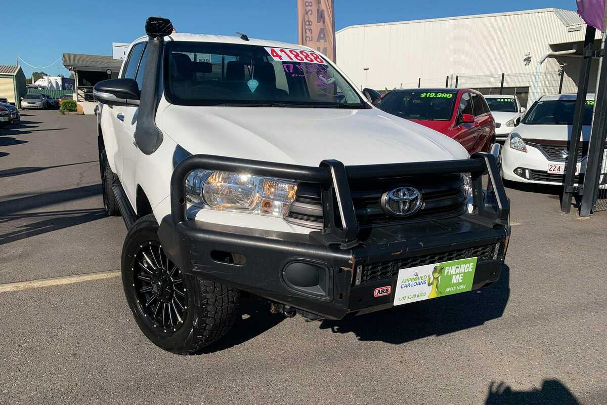2017 Toyota HILUX SR 4X4
