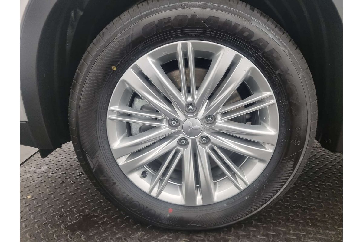 2025 Mitsubishi Outlander PHEV ES ZM