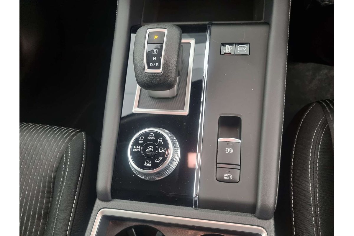 2025 Mitsubishi Outlander PHEV ES ZM