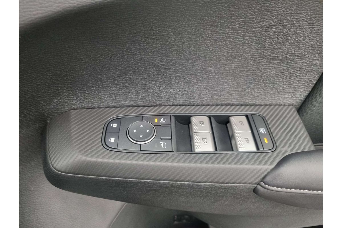 2025 Mitsubishi Outlander PHEV ES ZM
