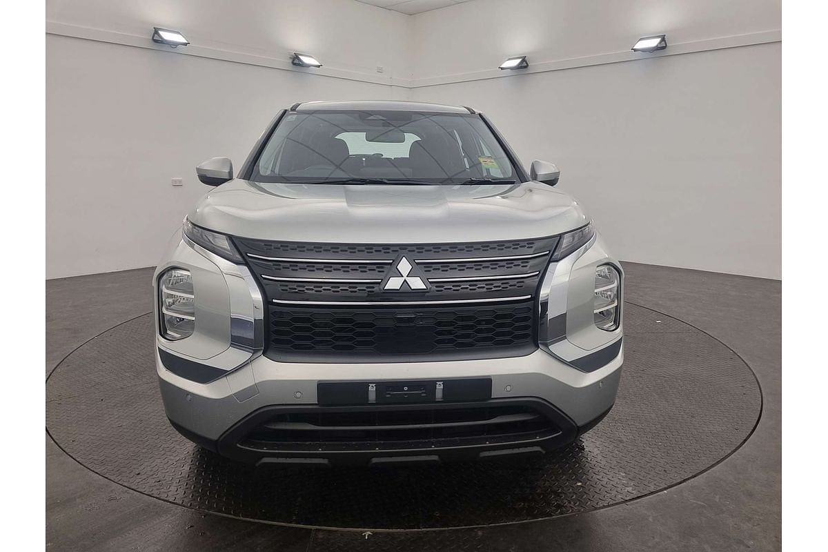 2025 Mitsubishi Outlander PHEV ES ZM