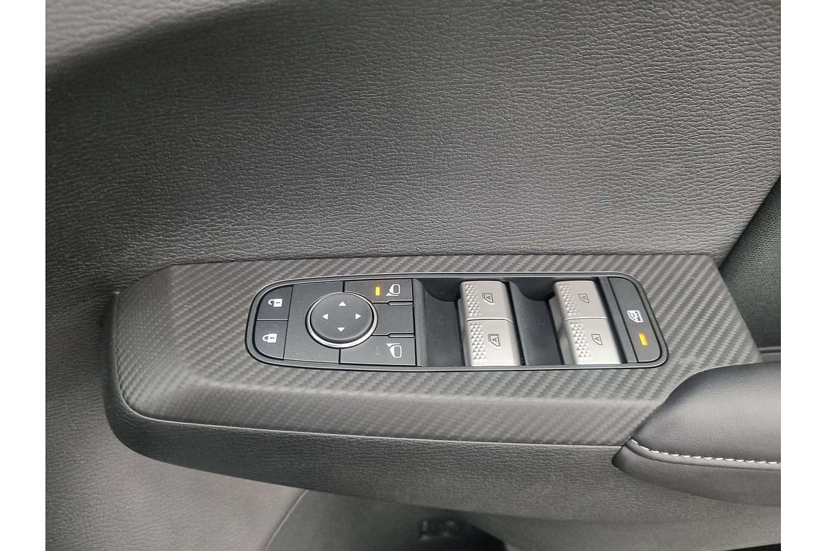 2025 Mitsubishi Outlander PHEV ES ZM