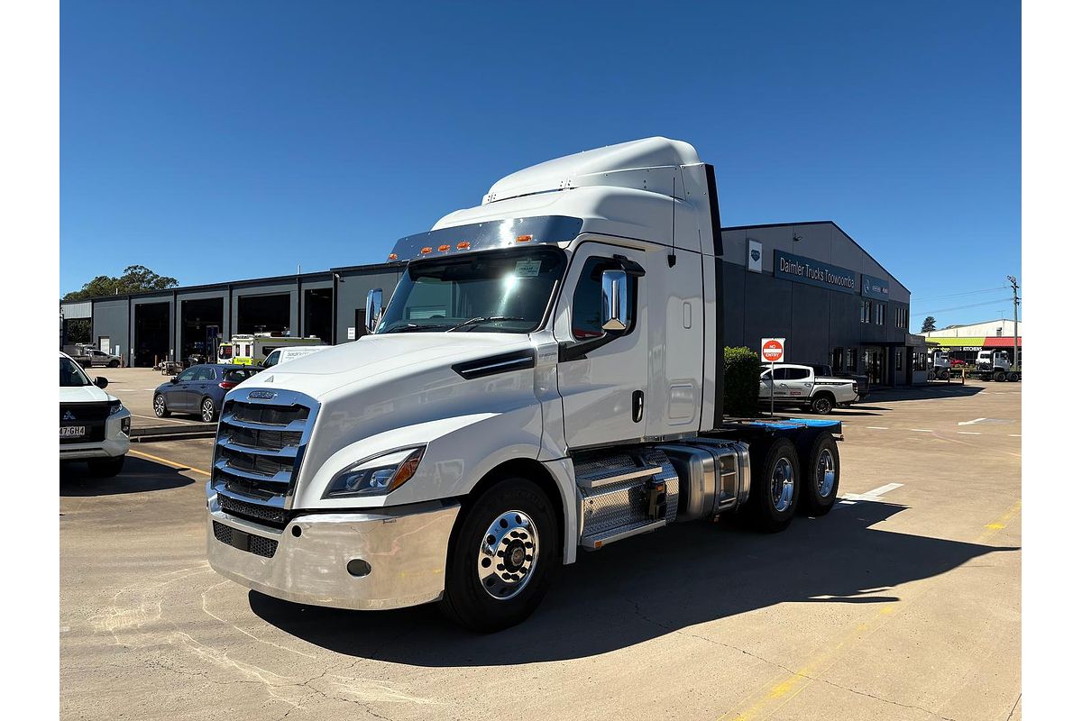2025 Freightliner Cascadia 126
