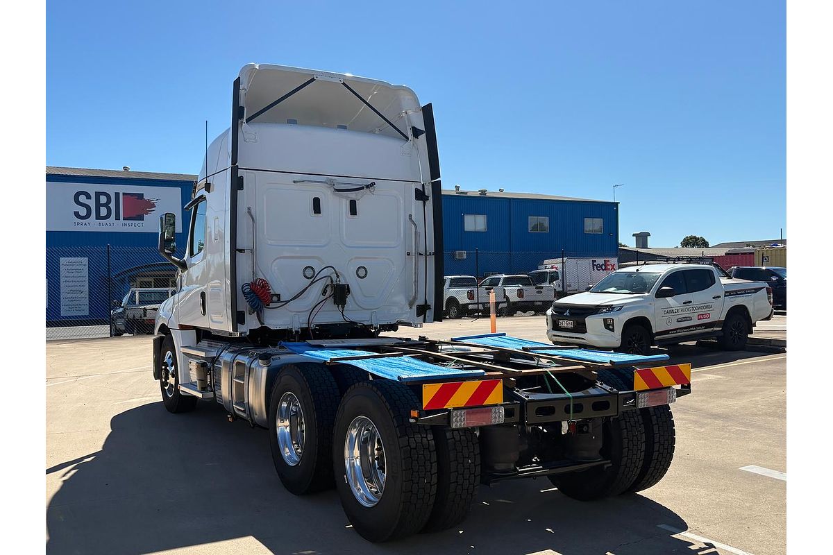 2025 Freightliner Cascadia 126 image 6
