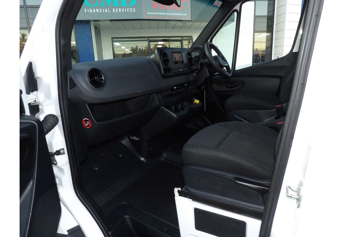 2019 Mercedes-Benz Sprinter 416 Transfer VS30 MWB Low Roof image 15