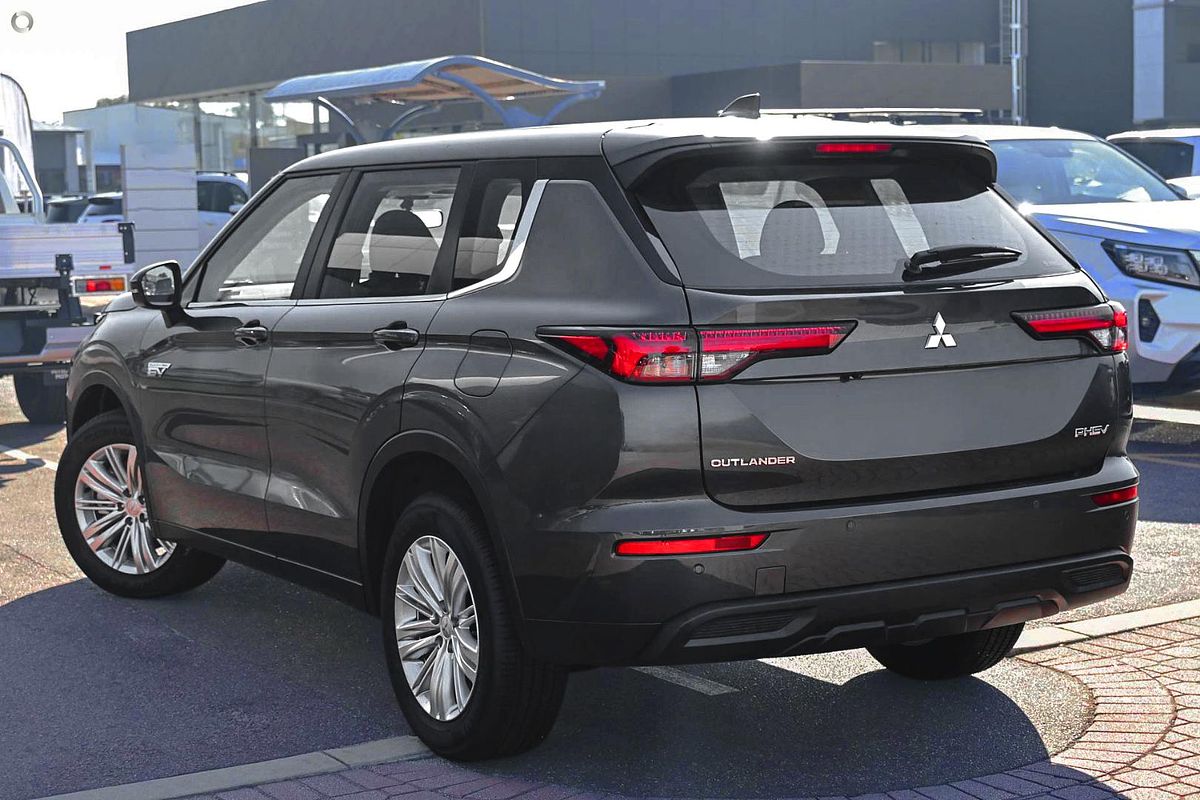 2025 Mitsubishi Outlander PHEV ES ZM