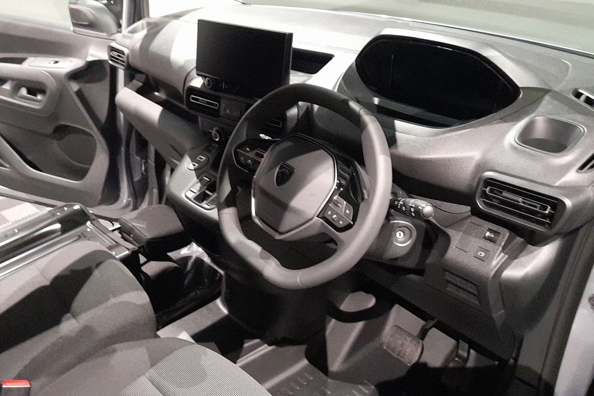 2025 Peugeot Partner Pro K9 LWB Low Roof