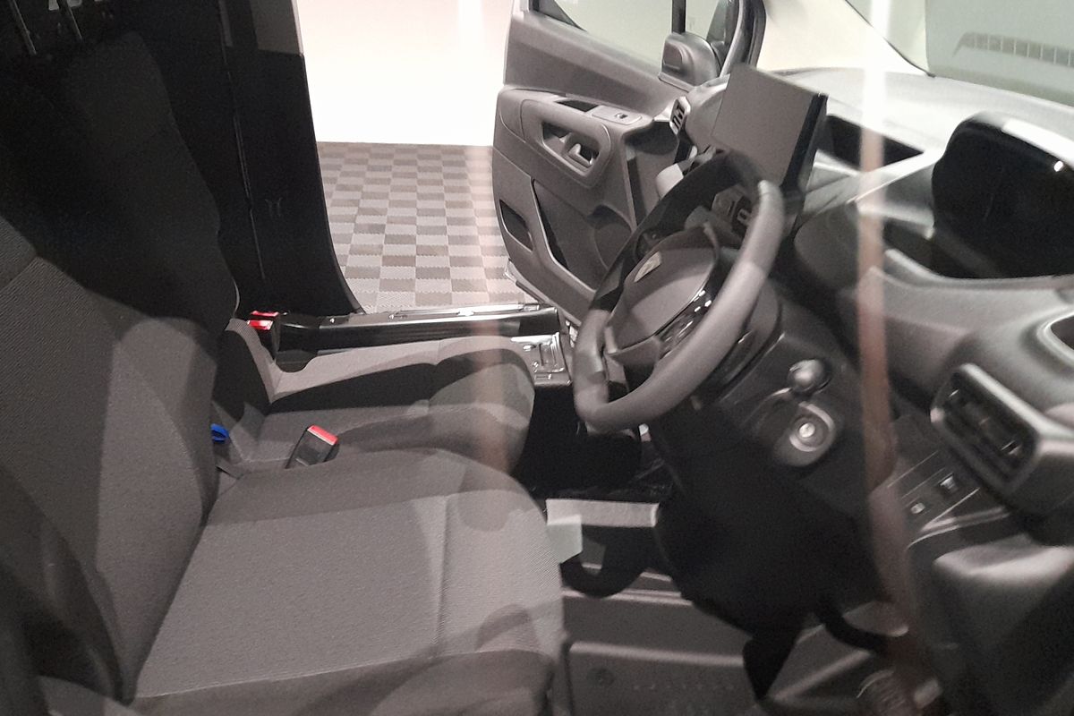2025 Peugeot Partner Pro K9 LWB Low Roof