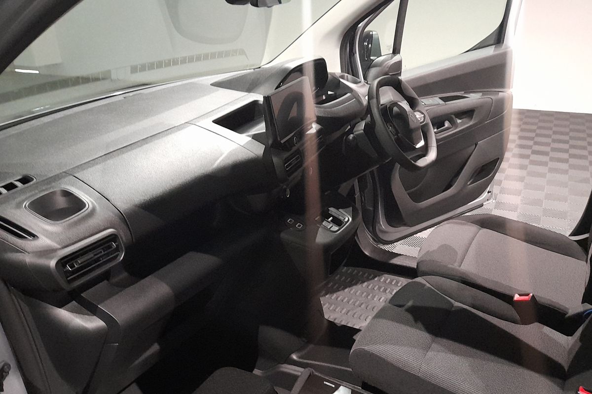 2025 Peugeot Partner Pro K9 LWB Low Roof