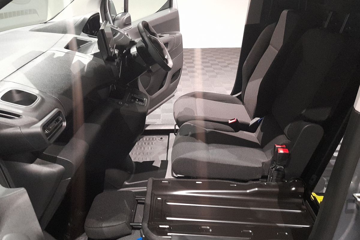 2025 Peugeot Partner Pro K9 LWB Low Roof