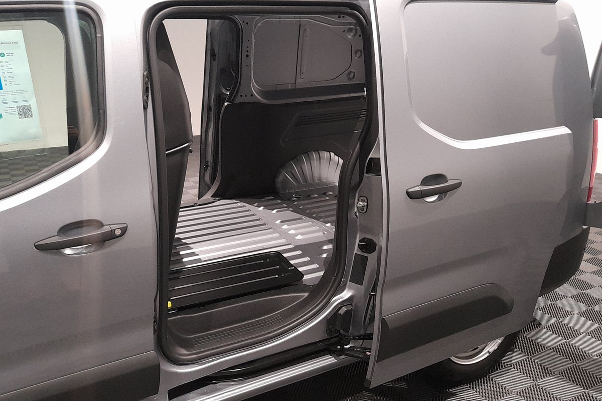 2025 Peugeot Partner Pro K9 LWB Low Roof