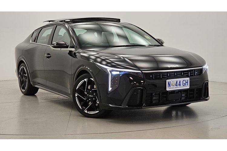 2025 Kia K4 GT-Line CL4m