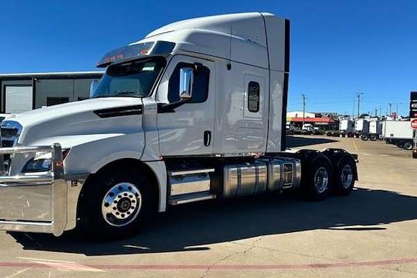 2025 Freightliner Cascadia 126