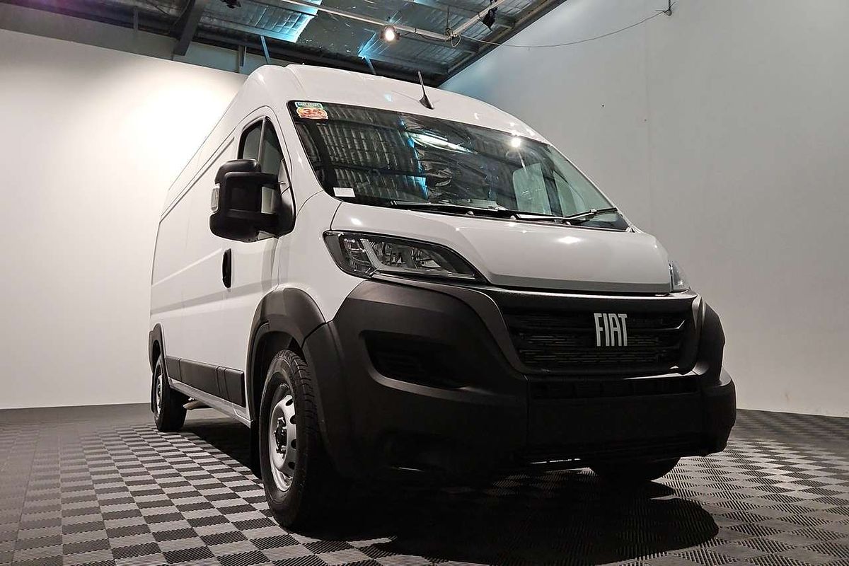 2025 Fiat Ducato Series 9 LWB Mid Roof image 16
