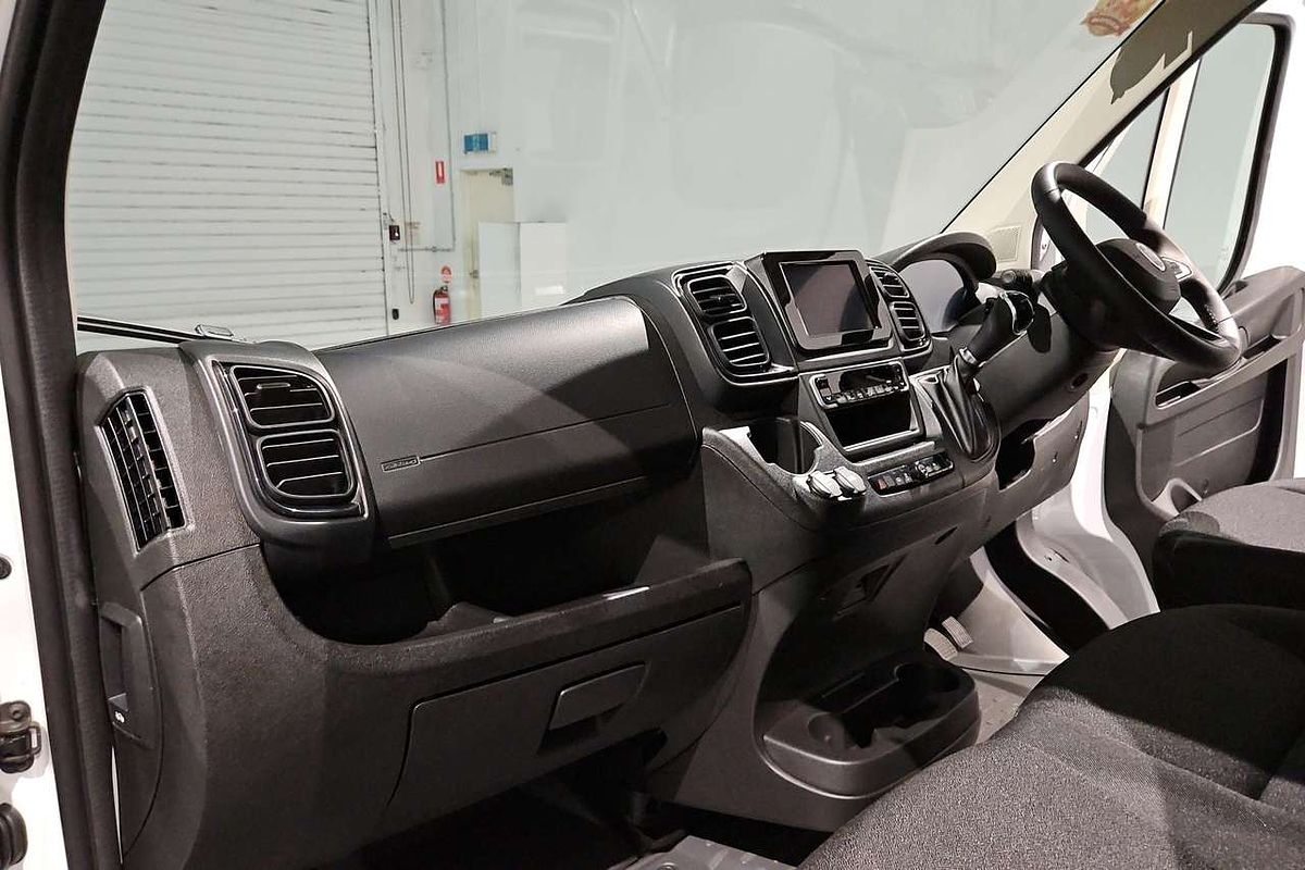 2025 Fiat Ducato Series 9 LWB Mid Roof image 28