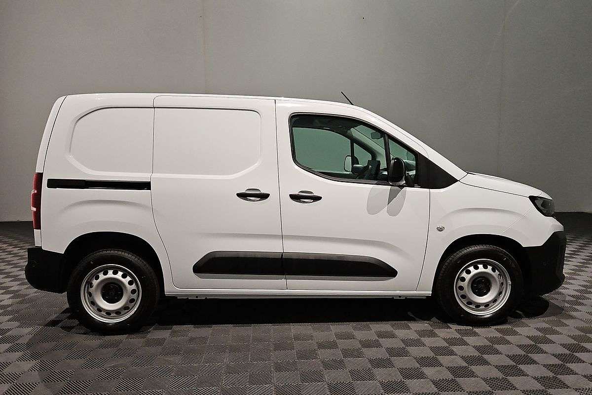 2025 Peugeot Partner Pro K9 SWB Low Roof image 14