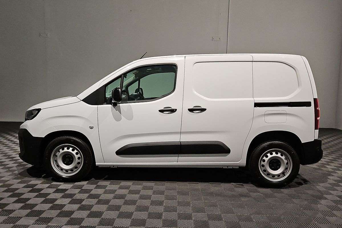 2025 Peugeot Partner Pro K9 SWB Low Roof image 16