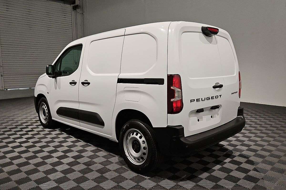 2025 Peugeot Partner Pro K9 SWB Low Roof image 17
