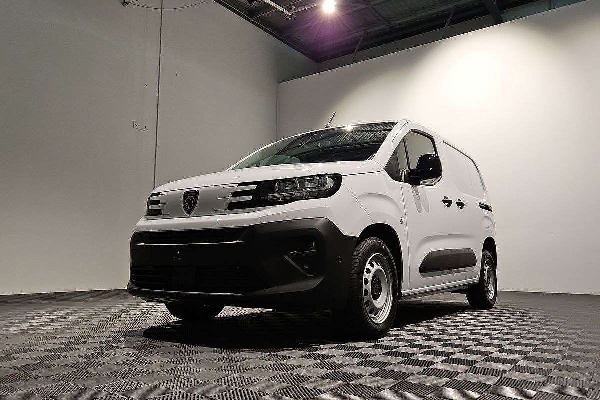 2025 Peugeot Partner Pro K9 SWB Low Roof image 25