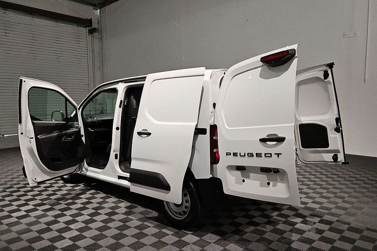 2025 Peugeot Partner Pro K9 SWB Low Roof image 26