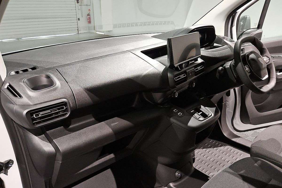 2025 Peugeot Partner Pro K9 SWB Low Roof image 28
