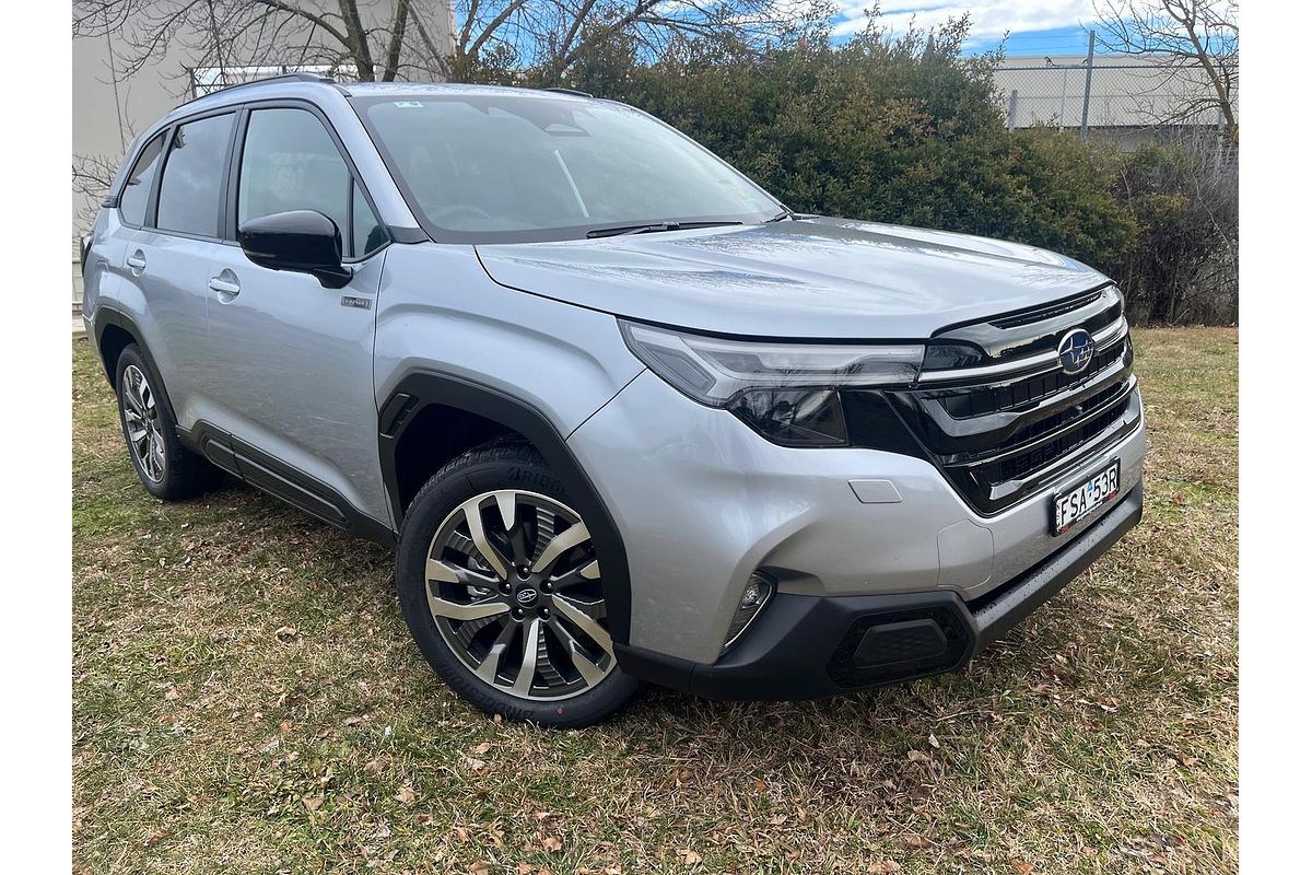 2025 Subaru Forester Hybrid Touring S6