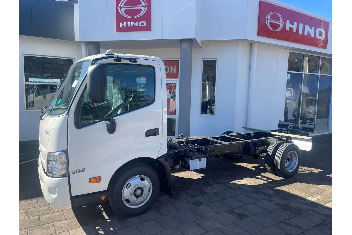 2025 Hino 300 Series 616 MWB