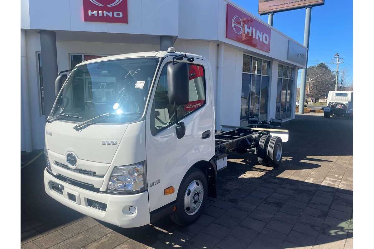 2025 Hino 300 Series 616 MWB
