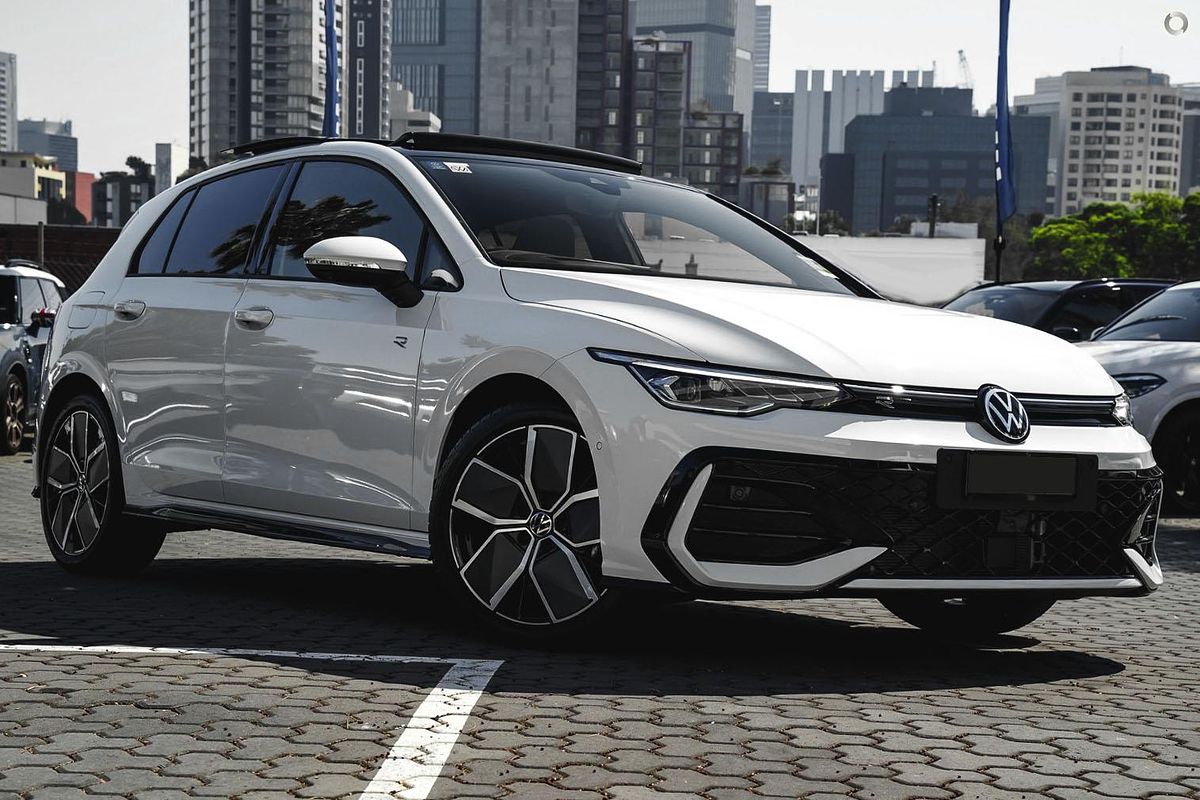 2025 Volkswagen Golf 110TSI R-Line 8.5