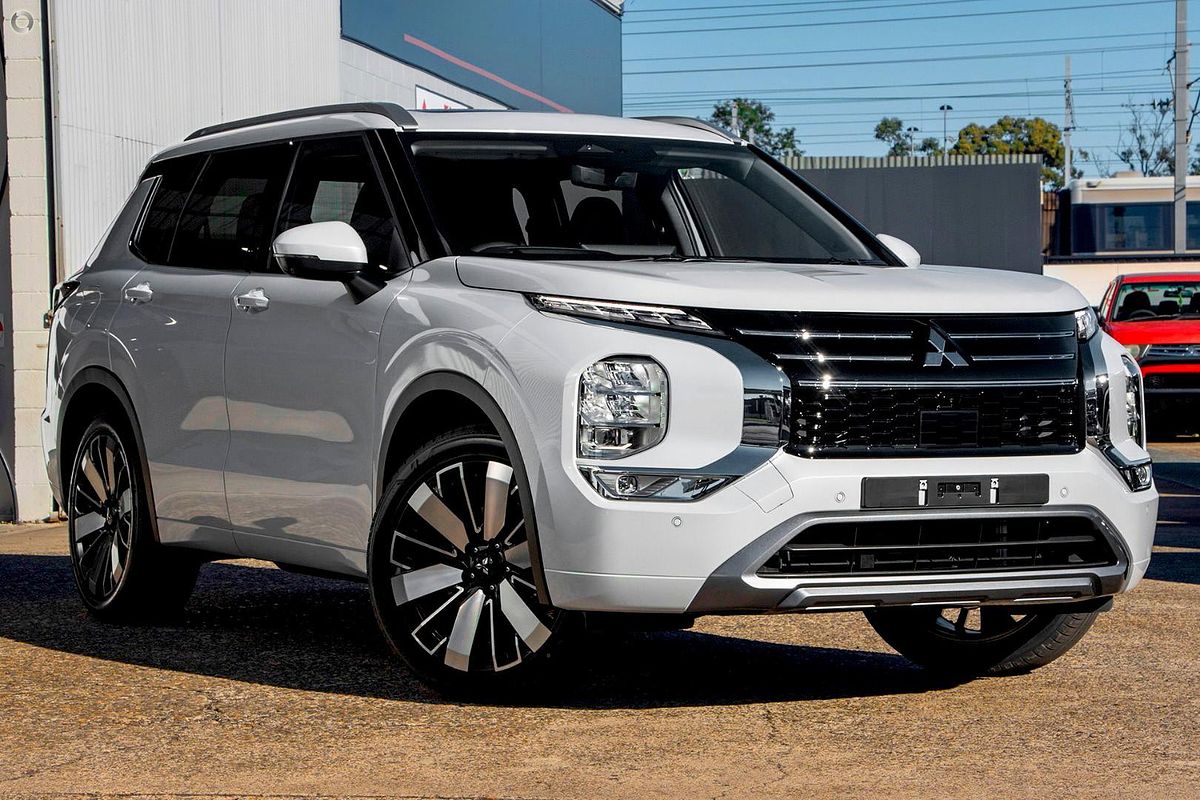 2025 Mitsubishi Outlander Exceed ZM