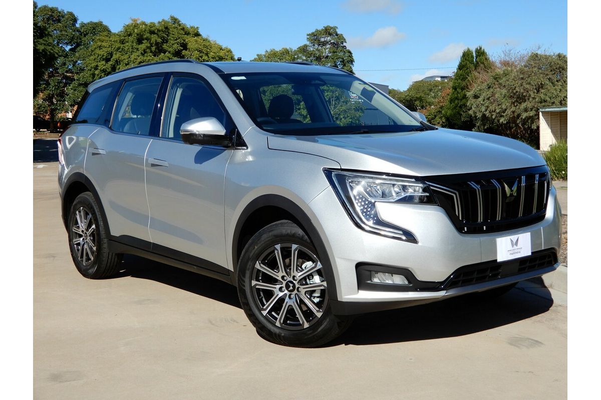 2025 Mahindra XUV700 AX7L