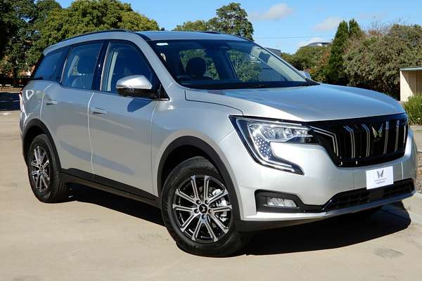 2025 Mahindra XUV700 AX7L