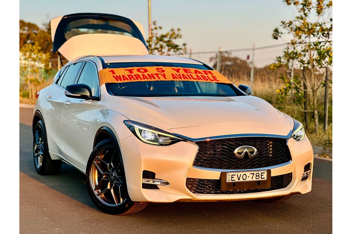 2018 INFINITI Q30 Sport Premium H15