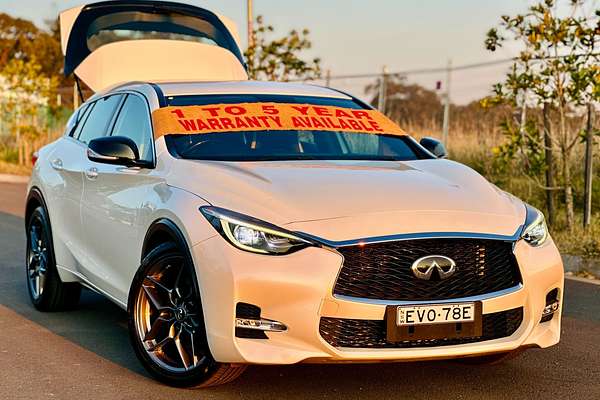 2018 INFINITI Q30 Sport Premium H15